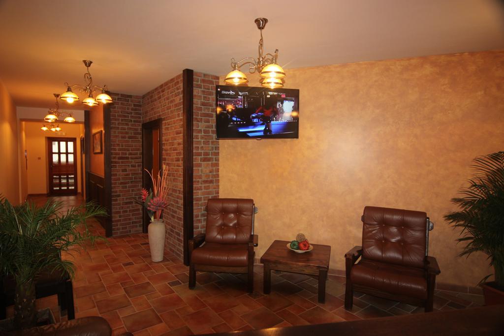 Hotel Pelikan Тршебонь Экстерьер фото